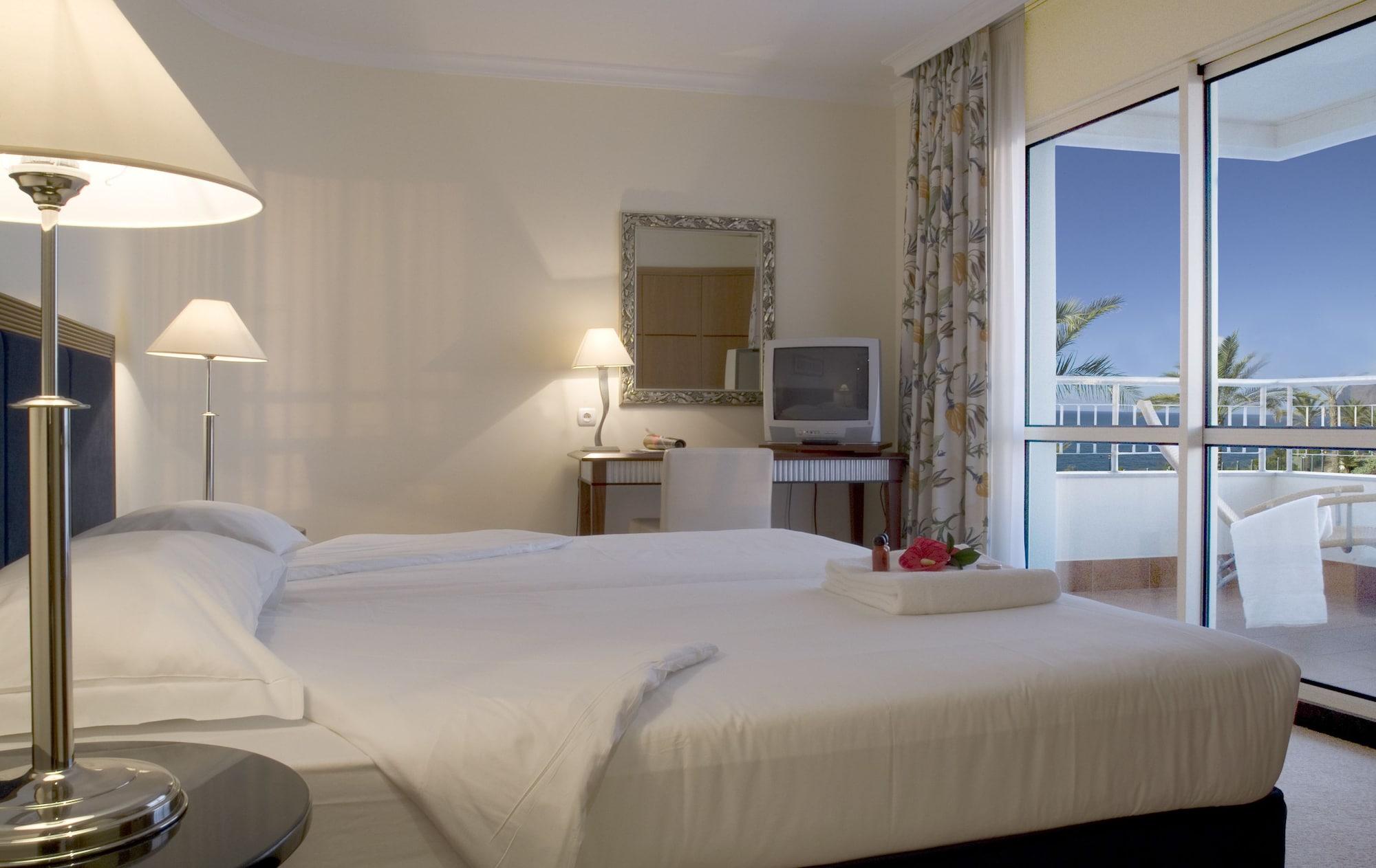 페스타나 그랜드 오션 리조트 호텔 푼샬 외부 사진 A room at the hotel