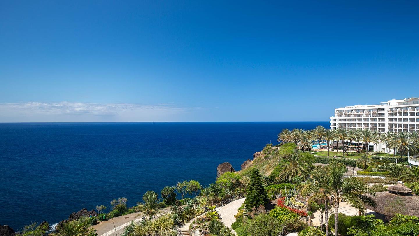 페스타나 그랜드 오션 리조트 호텔 푼샬 외부 사진 View of the Atlantic Ocean from the resort