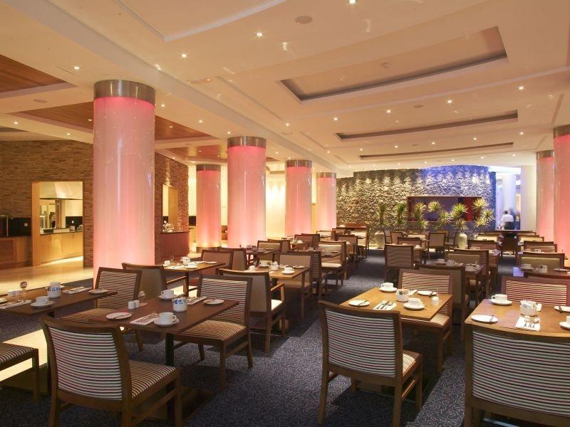 페스타나 그랜드 오션 리조트 호텔 푼샬 레스토랑 사진 The restaurant