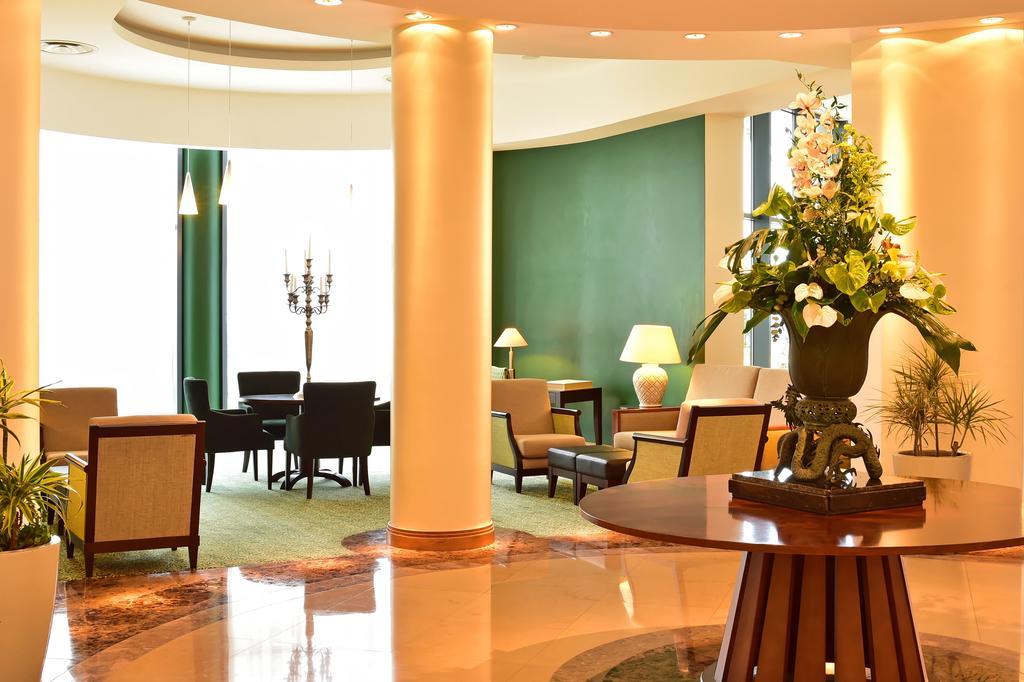 페스타나 그랜드 오션 리조트 호텔 푼샬 외부 사진 The lobby of the hotel