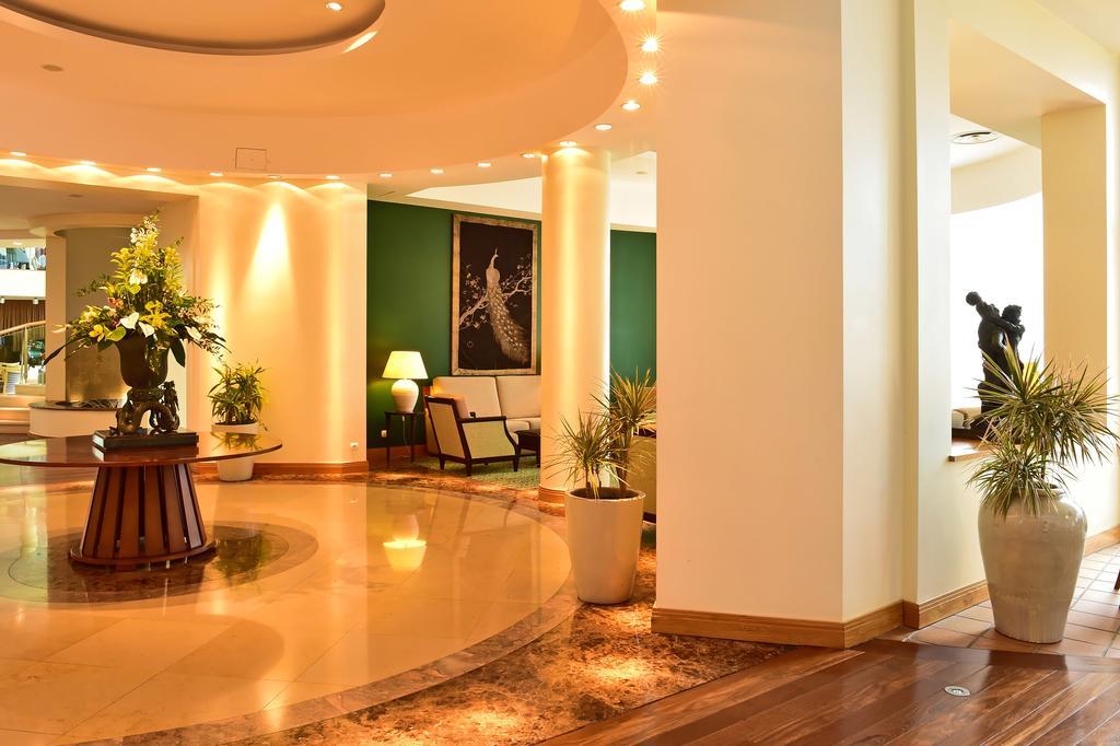 페스타나 그랜드 오션 리조트 호텔 푼샬 외부 사진 The lobby of the hotel